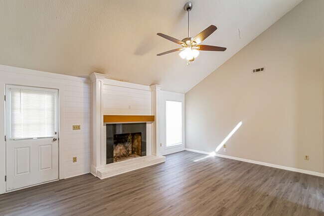 Building Photo - Wonderful 3 bed, 2 bath in Goose Creek, SC!