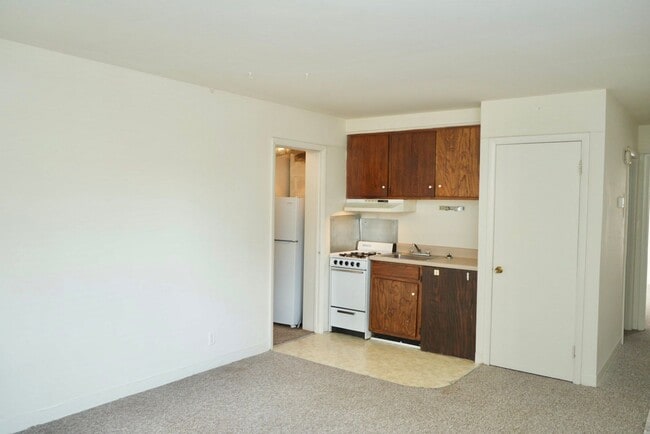 Foto del edificio - One Bedroom Available at Arlington Court