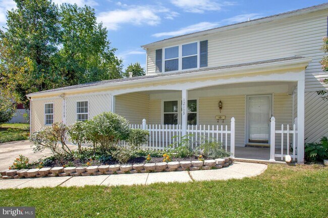 Building Photo - 12109 Foxhill Ln