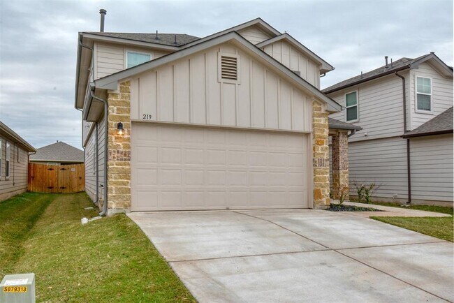 Foto del edificio - 219 Baron Creek Trail