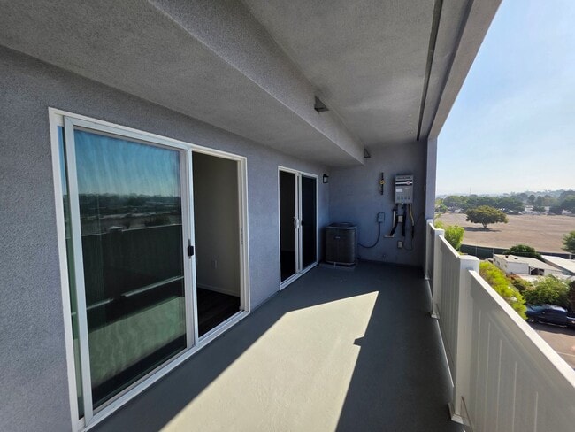 Interior Photo - Mariners Landing