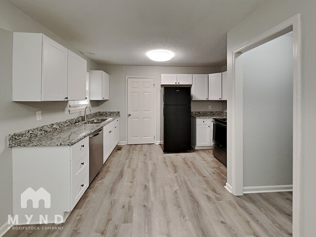 Building Photo - 240 N Hurst Mill Rd