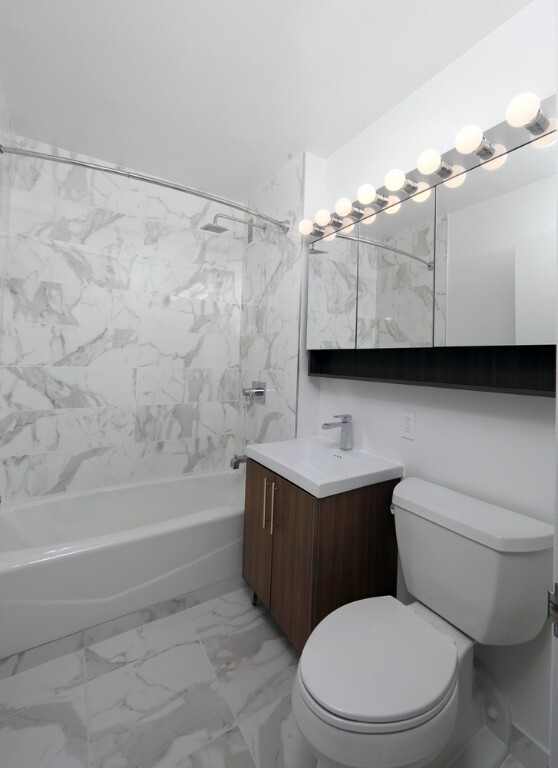 Building Photo - 410 W 53rd St