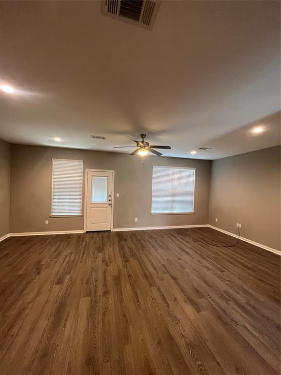 Building Photo - 124 Artesian Way