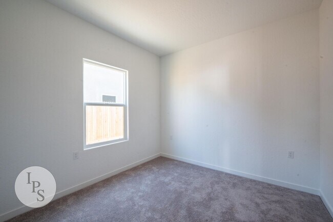 Foto del edificio - BRAND NEW CUSD Fresno Home, 3BR/2BA - Lots...