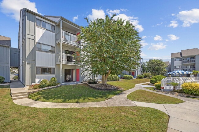 Building Photo - Charming 2-Bedroom Condo Near the Beach
