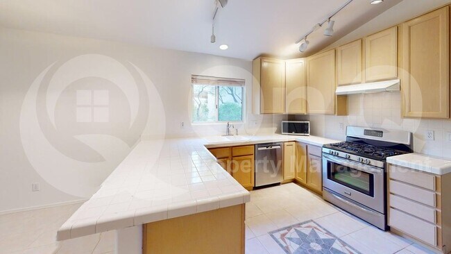 Building Photo - 144 E Mesquite Crest Pl