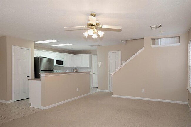 Building Photo - 262 N Walden Elms Cir
