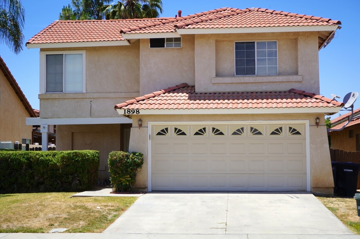 Charming 3-Bed, 2.5-Bath Home | 1,800 Sq F... - Charming 3-Bed, 2.5-Bath Home | 1,800 Sq F...