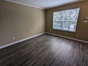 Building Photo - 729 Wailes St