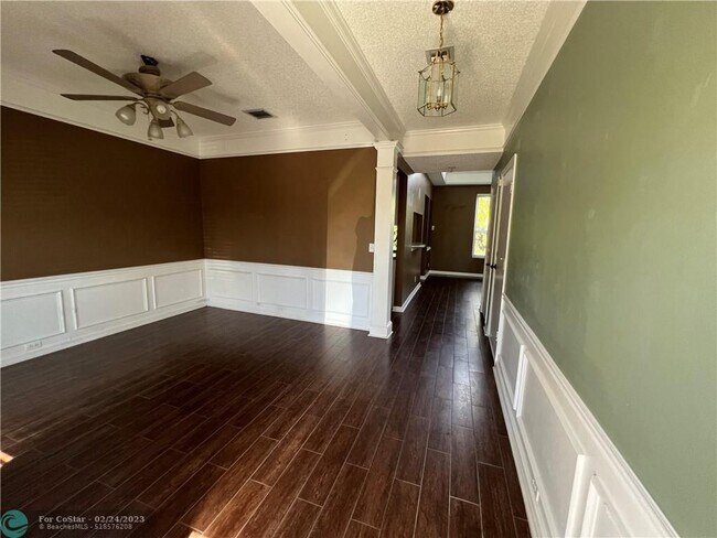 Foto del edificio - 5897 N Plum Bay Pkwy