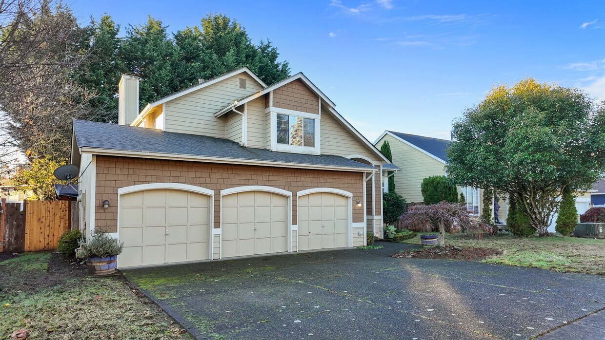 Foto principal - Spacious 4-Bed Home in East Meridian