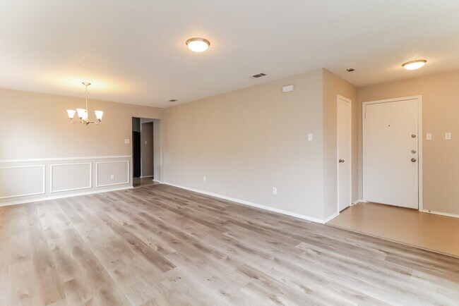 Foto del edificio - 8128 Twin Oaks Trail