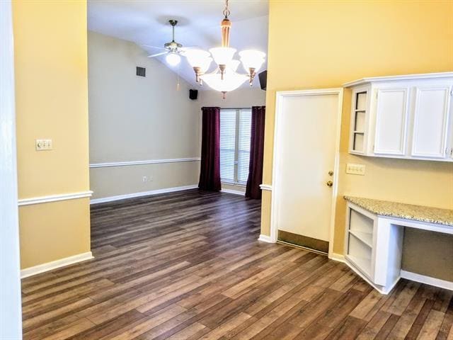 Building Photo - 1327 Royal Palm Ln