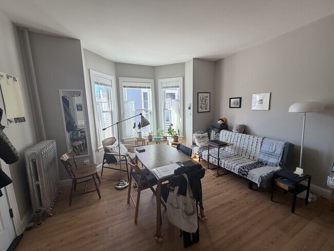 Sala de estar Hermosa luz natural - 28 Adams St