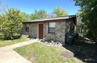 Building Photo - 918 Dryden Ave