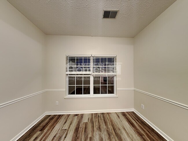 Foto del edificio - 1007 Rutherford Way