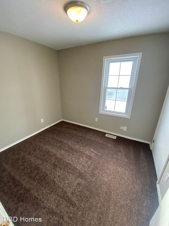 Building Photo - 3 br, 1.5 bath House - 2116 Webster St