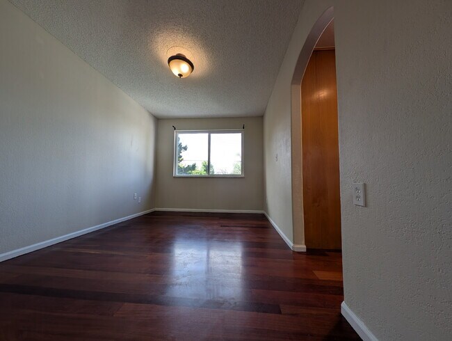 Foto del edificio - 1175 E Dry Creek Pl