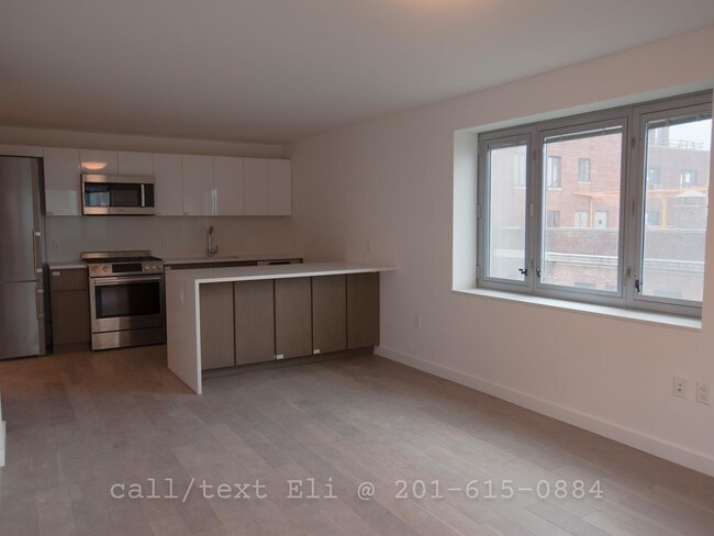 Building Photo - 107 Columbia Heights