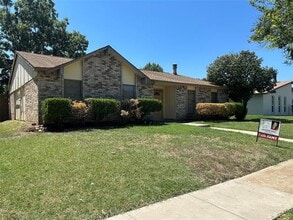 Building Photo - 5017 Walker Dr