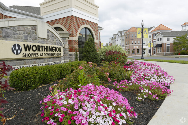 Building Photo - Lofts at Worthington