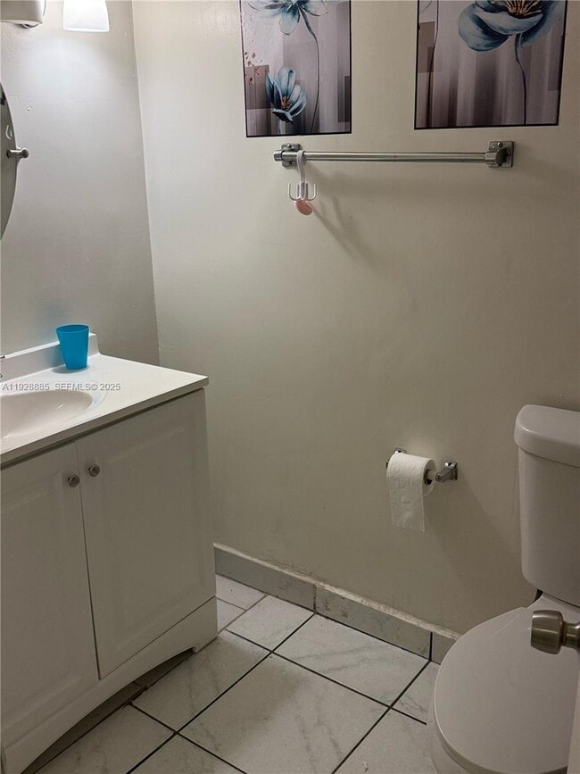 Foto del edificio - 1400 NE 191st St