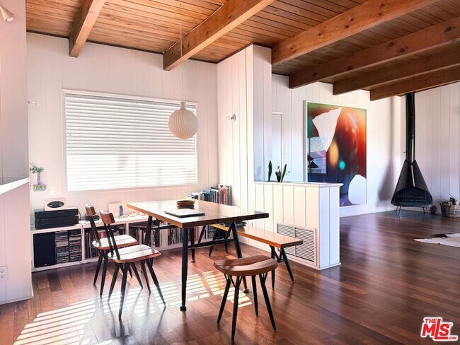 Foto del edificio - 2241 W Live Oak Dr