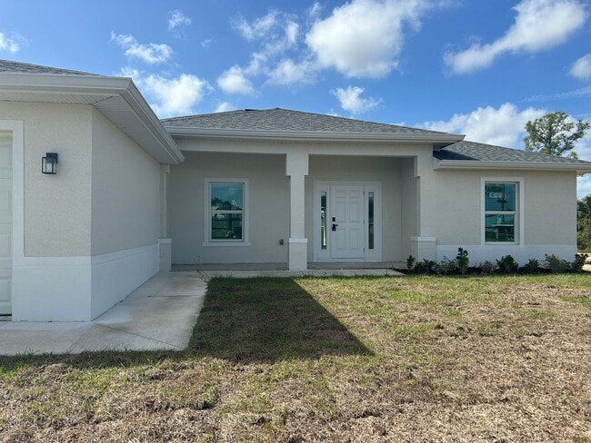 Building Photo - 2310 NE 35th Ln