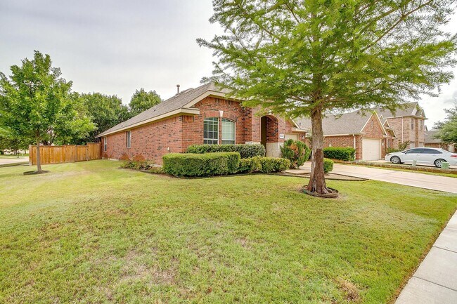 Foto del edificio - Open Floorplan with 3 Bed, 2 Bath Home on ...
