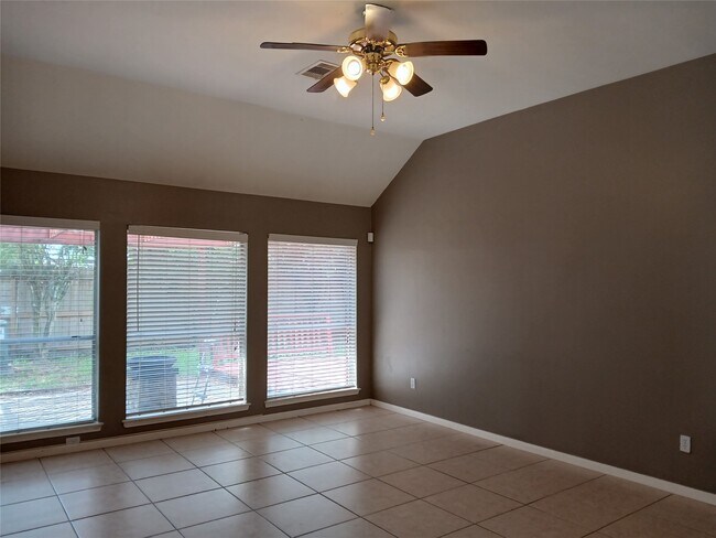 Building Photo - 21531 Cedar Cove Dr