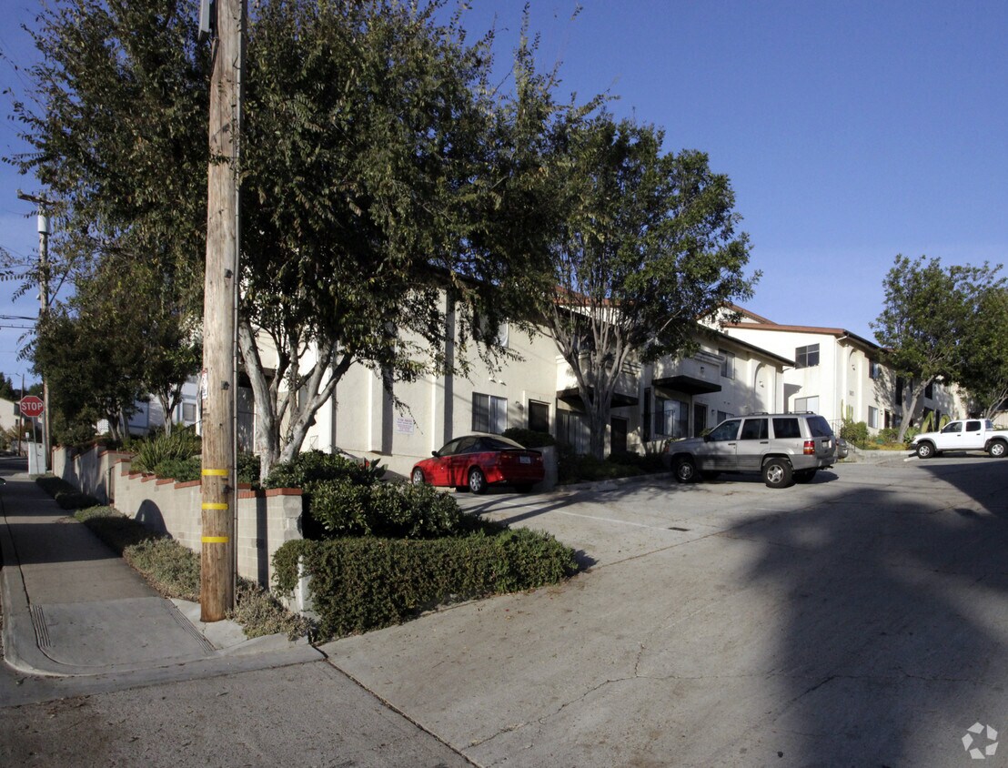 Foto del edificio - 5805-5821 Lauretta St