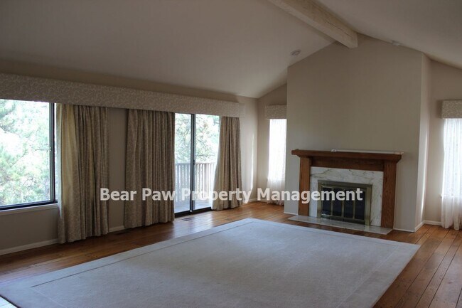 Foto del edificio - A lot of Bang for the Buck with this Home ...