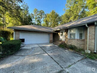 Building Photo - 2824 NW 104th Ct