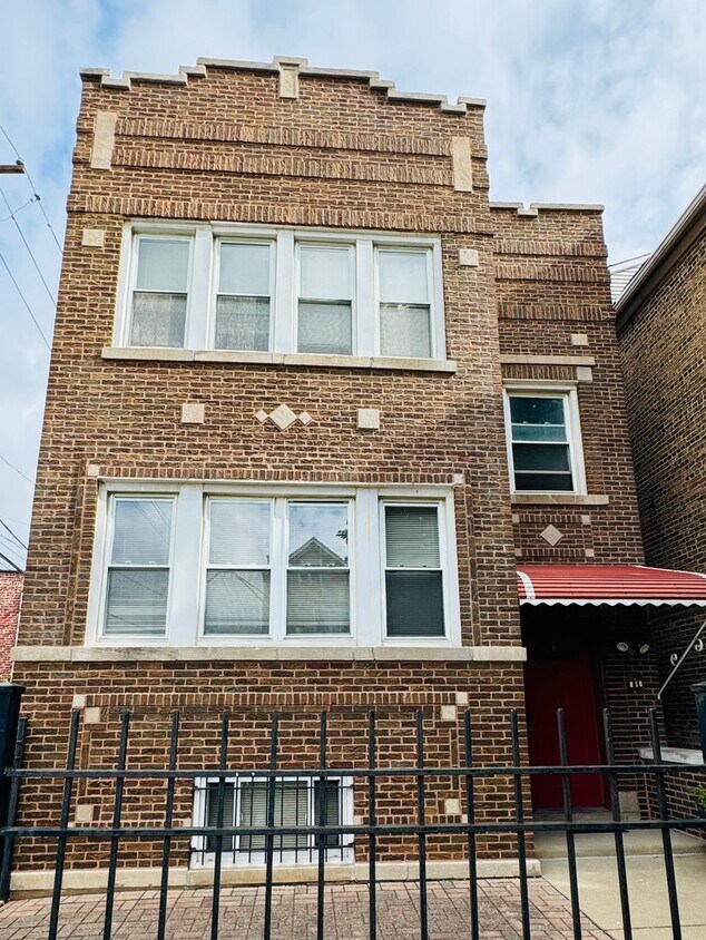 Primary Photo - 2344 W Barry Ave