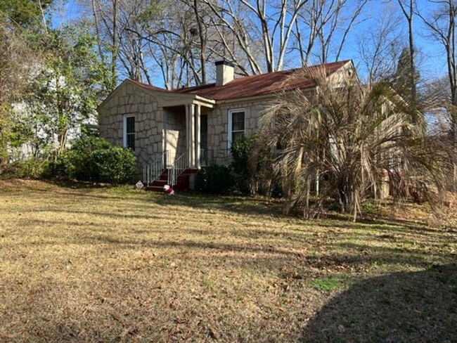 Photo - Charming 2 bed 1 bath house in Five-Points!