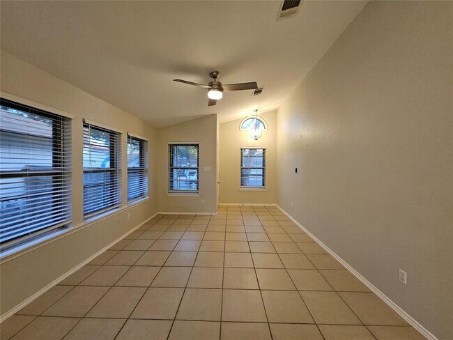 Foto del edificio - 12806 Margit Dr