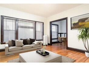 Building Photo - 1910 1st Ave S