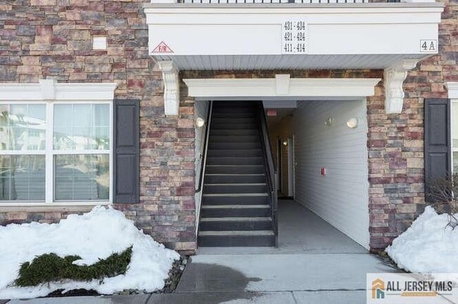 Foto del edificio - 421 Tavern Rd