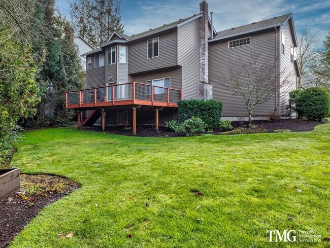 Building Photo - Grand 5+ Bedroom Home in Desirable Garden Home- Raleigh Hills Location with 2800 Sq Ft!