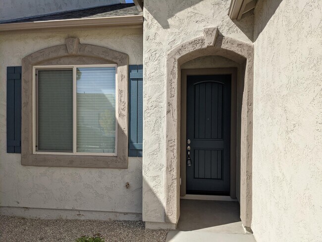 Building Photo - 5640 Brinson Ln