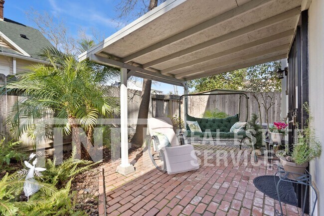 Foto del edificio - Fully Furnished Charming One Bedroom ADU i...