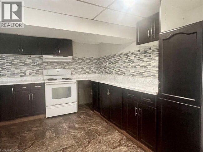 Building Photo - 19 Hahn Pl