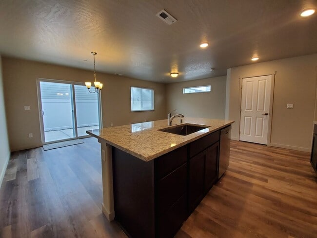 Foto del edificio - 5701al