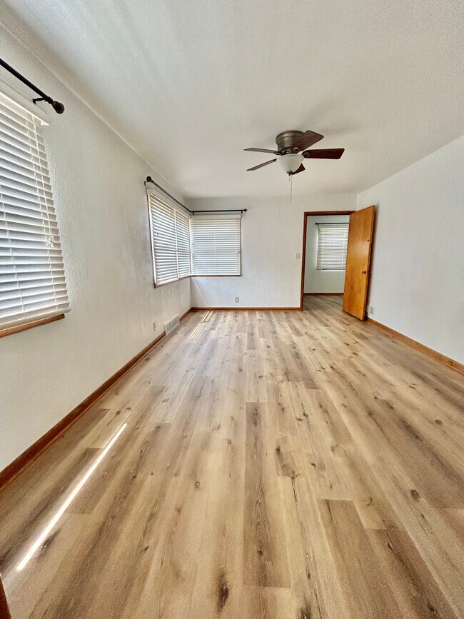 Foto del edificio - 617 S 6th Ave