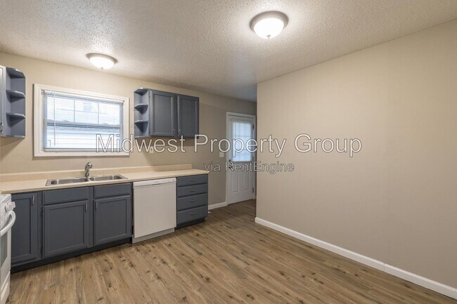 Building Photo - 2986 Kincaid Ave