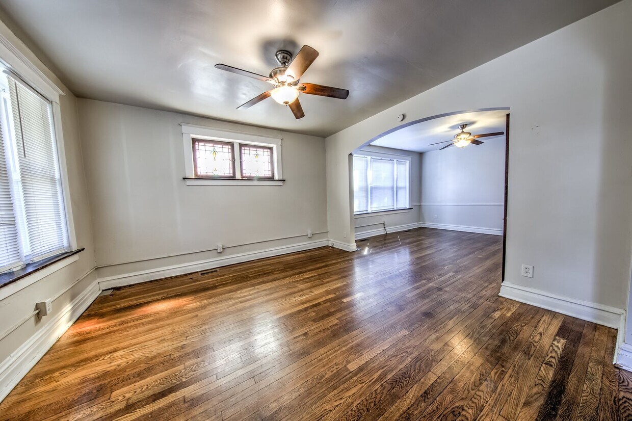 Foto principal - 5231 S Grand Blvd
