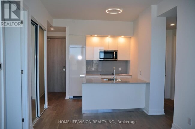 Building Photo - 75 Canterbury Pl