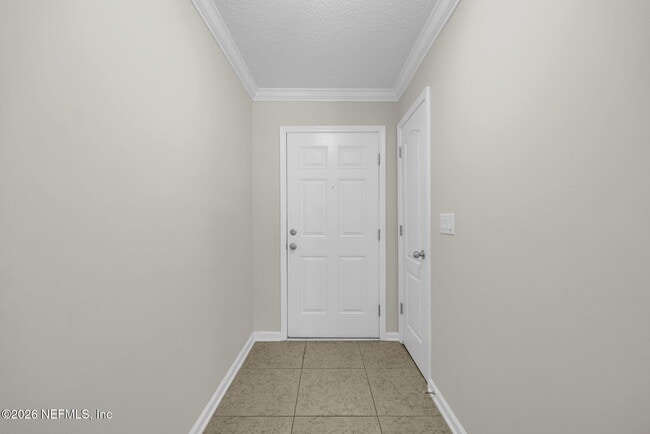 Building Photo - 452 Walnut Dr