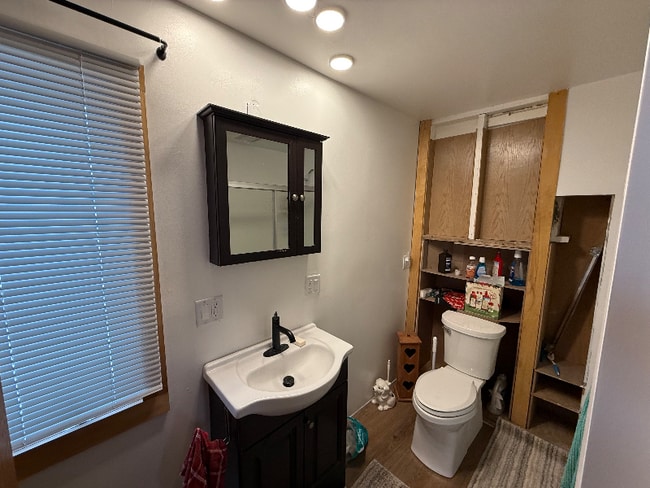 Foto del edificio - 908 Island St